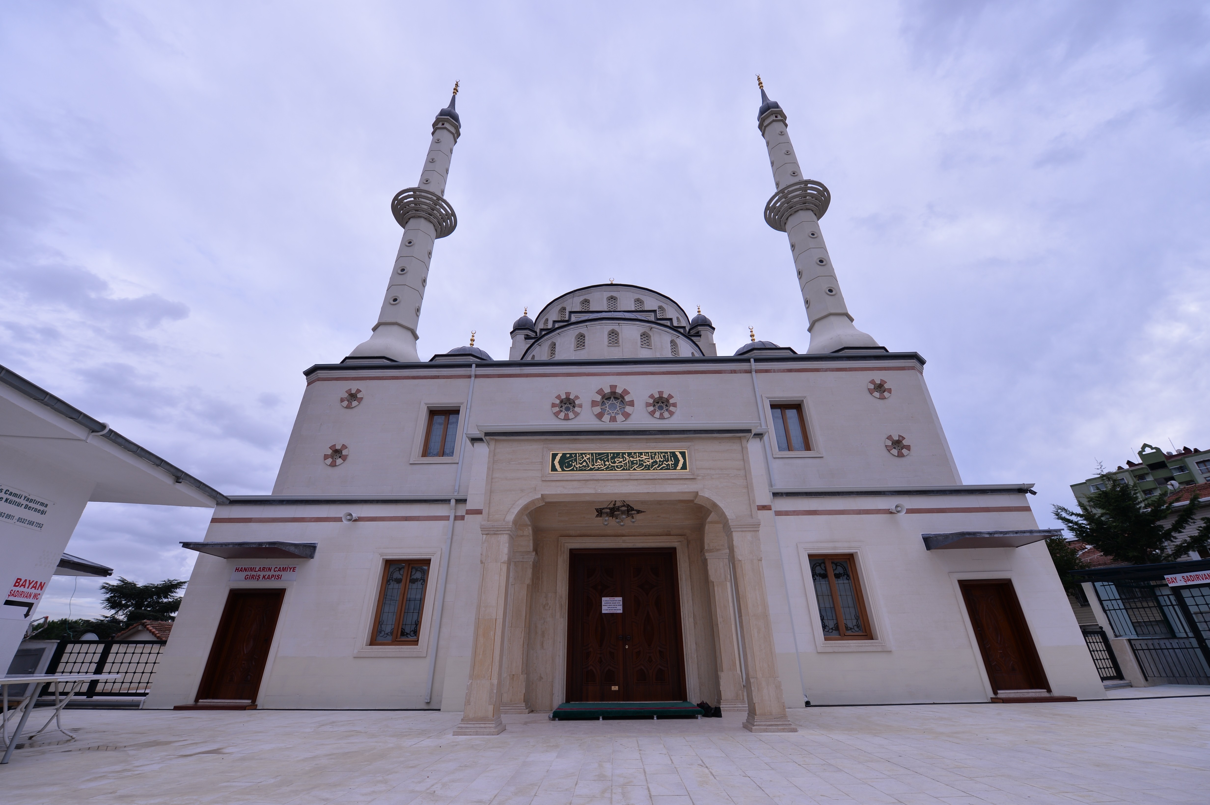 BARBAROS CAMİİ